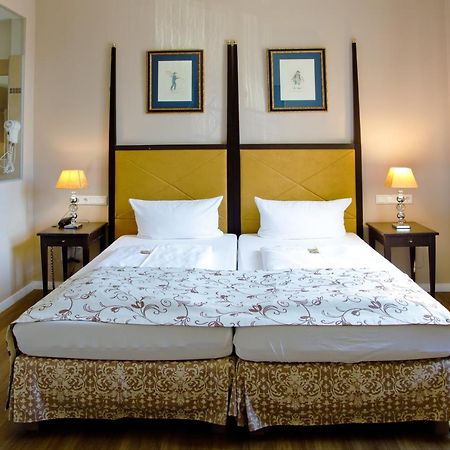 פאלקנזה Hotel Kronprinz מראה חיצוני תמונה